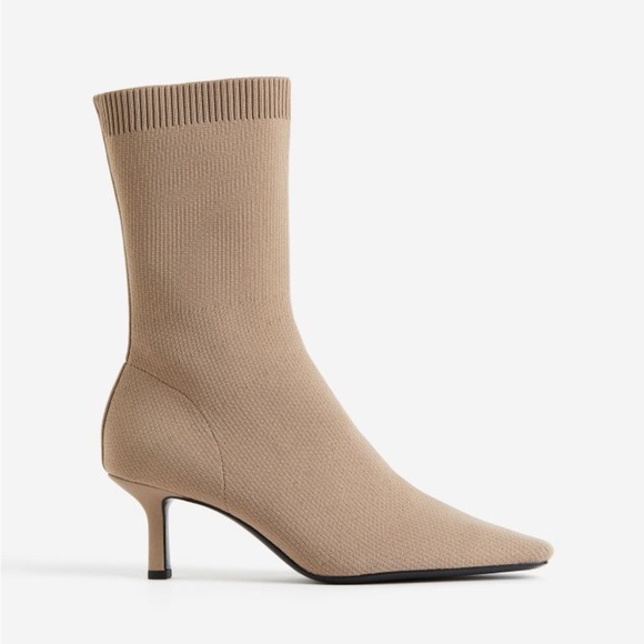 NWOB- H&M Heeled Sock Boots EUR 36 / US 5 - Picture 2 of 4